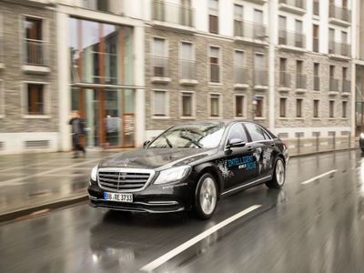 Mercedes-Benz Mulai Uji Mobil Tanpa Sopir di Amerika Serikat