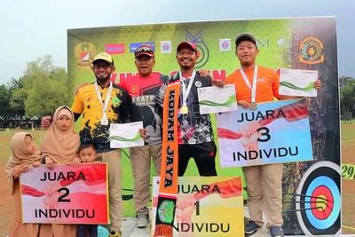 Wow... Tukang Bubur Difabel Ini Juarai Lomba Panahan