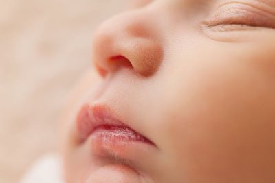 Bibir Bayi Pecah-Pecah dan Kering? Ini 3 Cara untuk Mengatasinya