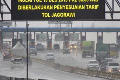 Jelang Libur Natal, Sejumlah Ruas Tol Macet Sore Ini