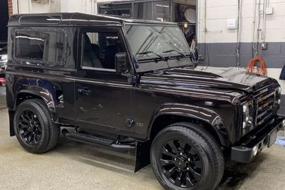 Modifikasi Defender 90, Tampil Lebih Macho dan Garang