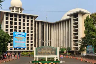Ruang Server Masjid Istiqlal Terbakar Saat Salat Tarawih Ramadan Perdana Semalam