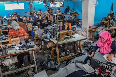 Omnibus Law Cipta Lapangan Kerja Suburkan Praktik Outsourcing?