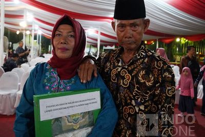 Nih Pasangan Tertua di Nikah Massal yang Digelar Pemprov DKI
