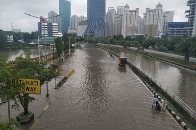 Tol Dalam Kota Ruas Semanggi Mulai Bisa Dilalui Mobil