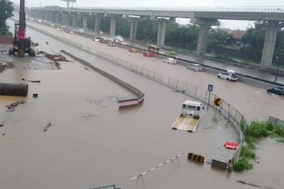 Hati-Hati, Sejumlah Titik di Tol Jakarta-Cikampek Tergenang!