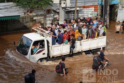 5 Penyakit Kulit yang Mengintai saat Banjir dan Cara Mengatasinya