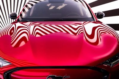 Ford Ajukan Hak Paten Desain Kaca Depan yang Futuristik