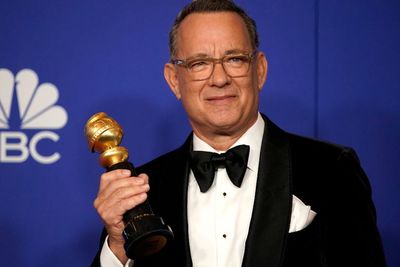 Tom Hanks Raih Cecil B. DeMille Award di Golden Globes 2020