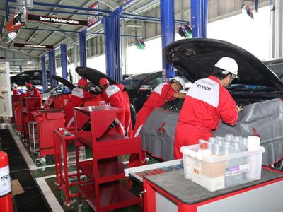 Ini Tips Hingga Evakuasi Mobil Mitsubishi yang Terkena Banjir