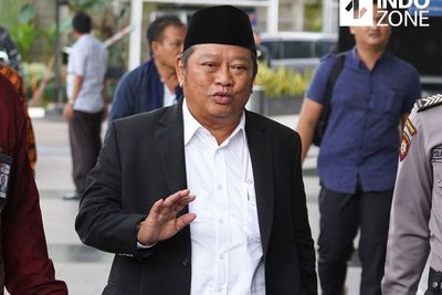 FOTO: Bupati Sidoarjo yang Tertangkap OTT Tiba di Gedung KPK