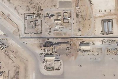 FOTO: Melihat Kerusakan Pangkalan Militer AS di Irak dari Satelit