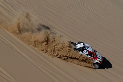 FOTO: Aksi Mantan Juara Dunia F1 di Reli Dakar 2020