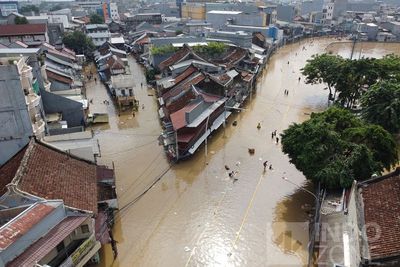 Banjir Jakarta 2020 Hasilkan 61.000 Ton Sampah