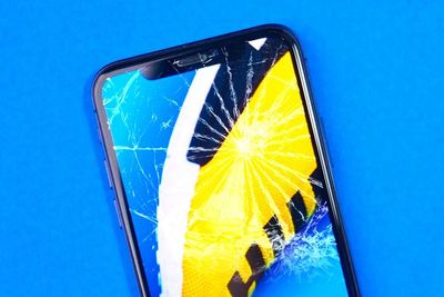 Ini 4 Tips Merawat Layar Smartphone Kamu Biar Tak Cepat Rusak!
