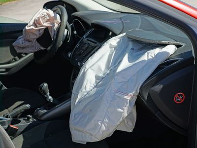 Cara Kerja Airbag Mobil Beserta Fungsinya, Jadi Standar Keamanan!