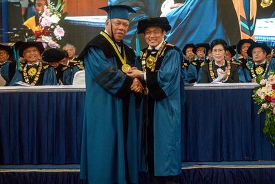Menteri Basuki Hadimuljono Dianugerahi Gelar Doktor Kehormatan di ITB
