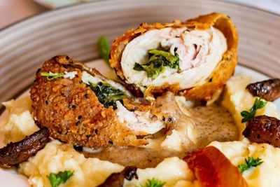 Chicken Cordon Bleu: Resep Mewah yang Ternyata Gampang Dibuat Sendiri