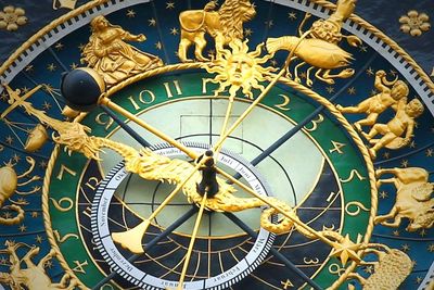 Ramalan Zodiak 8 Agustus 2025: Capricorn Jangan PHP, Leo Aktif dalam Cinta, Gimana yang lain?