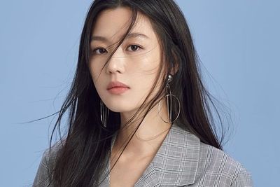 Jun Ji Hyun Pakai Sheet Mask Setiap Hari, Apakah Aman?