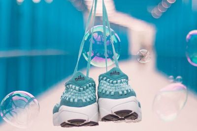 Tips Mencuci dan Membersihkan Sneakers dengan Benar