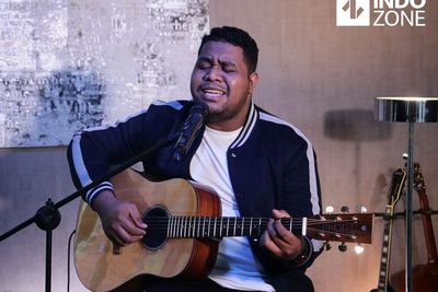 FOTO: Gaya Andmesh Kamaleng saat Tampil di #KamuHarusJamming