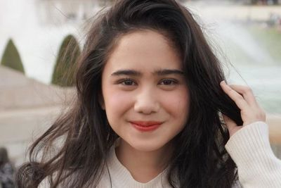 Berperan dalam Film KKN Desa Penari, Ini OOTD Si Cantik Tissa Biani