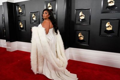 FOTO: Deretan Musisi Internasional di Karpet Merah Grammy Awards 2020