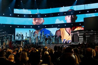 Kemeriahan Grammy yang Tertutup dengan Kematian Kobe Bryant