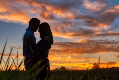 17 Caption Selamat Pagi Berama Pacar dalam Bahasa Inggris yang Estetik dan Bikin Baper