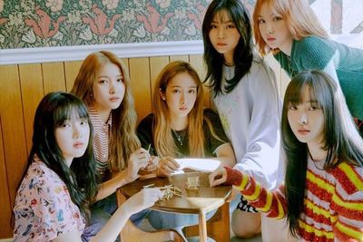 GFriend Kembali dengan Konsep Orkestrasi di Crossroads