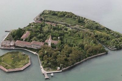 Pulau Poveglia, Pulau Angker Tempat Pengasingan Korban Pes di Italia