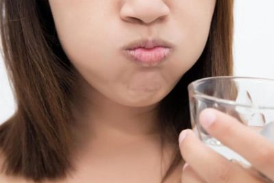 Sering Bau Mulut? Ini Tips Mudah Singkirkan Plak pada Gigi