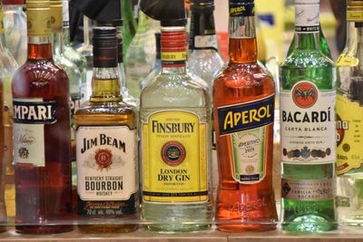 Ini Dampak Sering Minum Alkohol, Salah Satunya Bisa Bikin Jerawatan