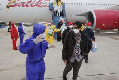 Tidak Hanya WNI yang Disemprot Disinfectant Spray Tapi Juga Pesawat
