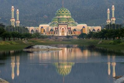 Mirip Taj Mahal, Ini Masjid Agung Termegah di Natuna