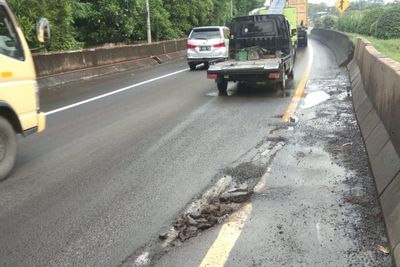 Info Ranjau Paku di Tol Layang Soedijatmo Hoax, Ini Penyebabnya