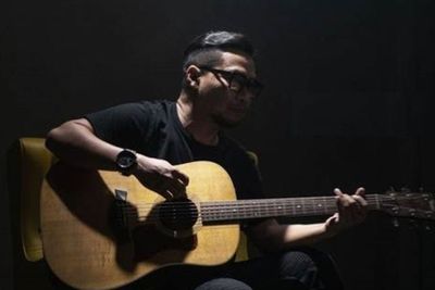 Mantan Vokalis Naff Hangatkan Kembali Hits Lamanya di Proyek Solo