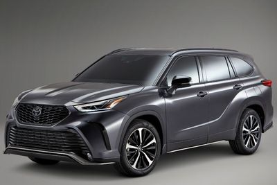 Toyota Siapkan Highlander XSE Edisi Terbatas