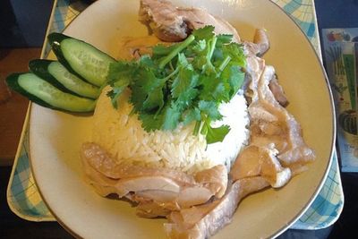 Membuat Nasi Ayam Hainan dengan Resep Rumahan