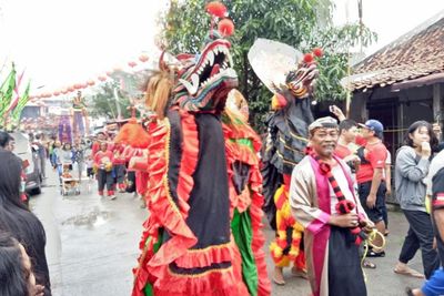 Warga Antusias Ikuti Pawai Cap Go Meh di Kota Bekasi