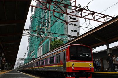 Efek Gempa Bekasi, KRL Jabodetabek Sempat Berhenti Sementara