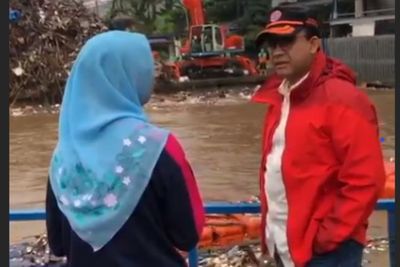 Jakarta Banjir Lagi, Anies Mampir ke Pintu Air Manggarai