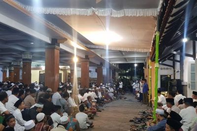 Warga Hingga Santri Hadiri Peringatan Tujuh Hari Wafatnya Gus Sholah