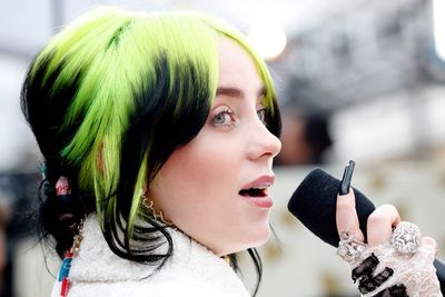 Hadiri Oscar 2020, Intip Gaya Edgy ala Billie Eilish