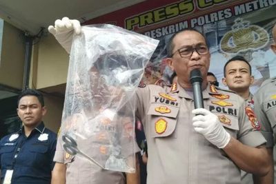 Tusuk Ibunya 3 Kali Pakai Gunting, CCS Digiring Polisi ke RSJ Grogol