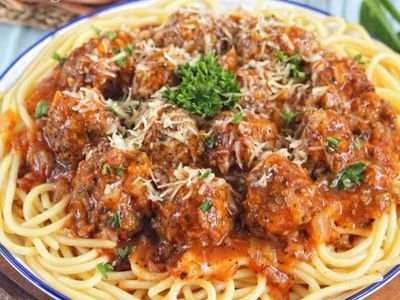 Praktis dan Mudah Dibuat, Spaghetti Bolognese Cheesy Meatball 