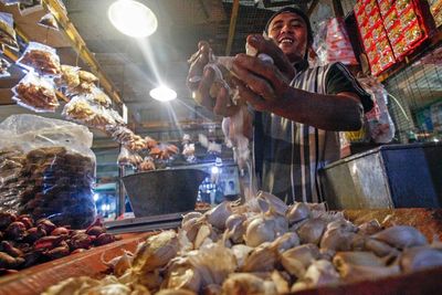 Harga Bawang Putih Melambung, Benarkah Karena Virus Korona?