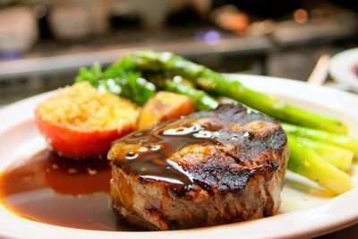 17 Ide Nama Usaha Steak Kekinian Ala Gen Z yang Bikin Laper!