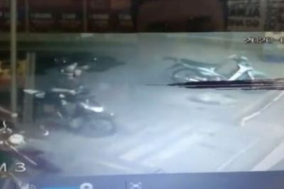 Dua Pria Ini Mencuri Sepeda Motor di Sebuah Lokasi di Jalan Karya Jaya
